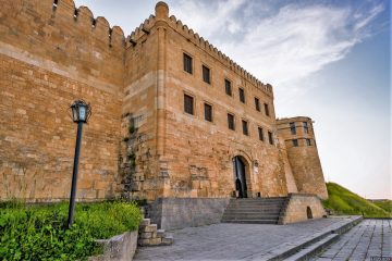 Главный вход в цитадель Нарын-Кала в Дербенте