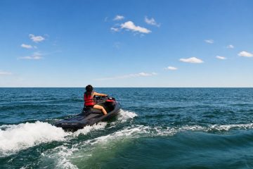 Прогулка на гидроцикле по Каспийскому морю у Дербента