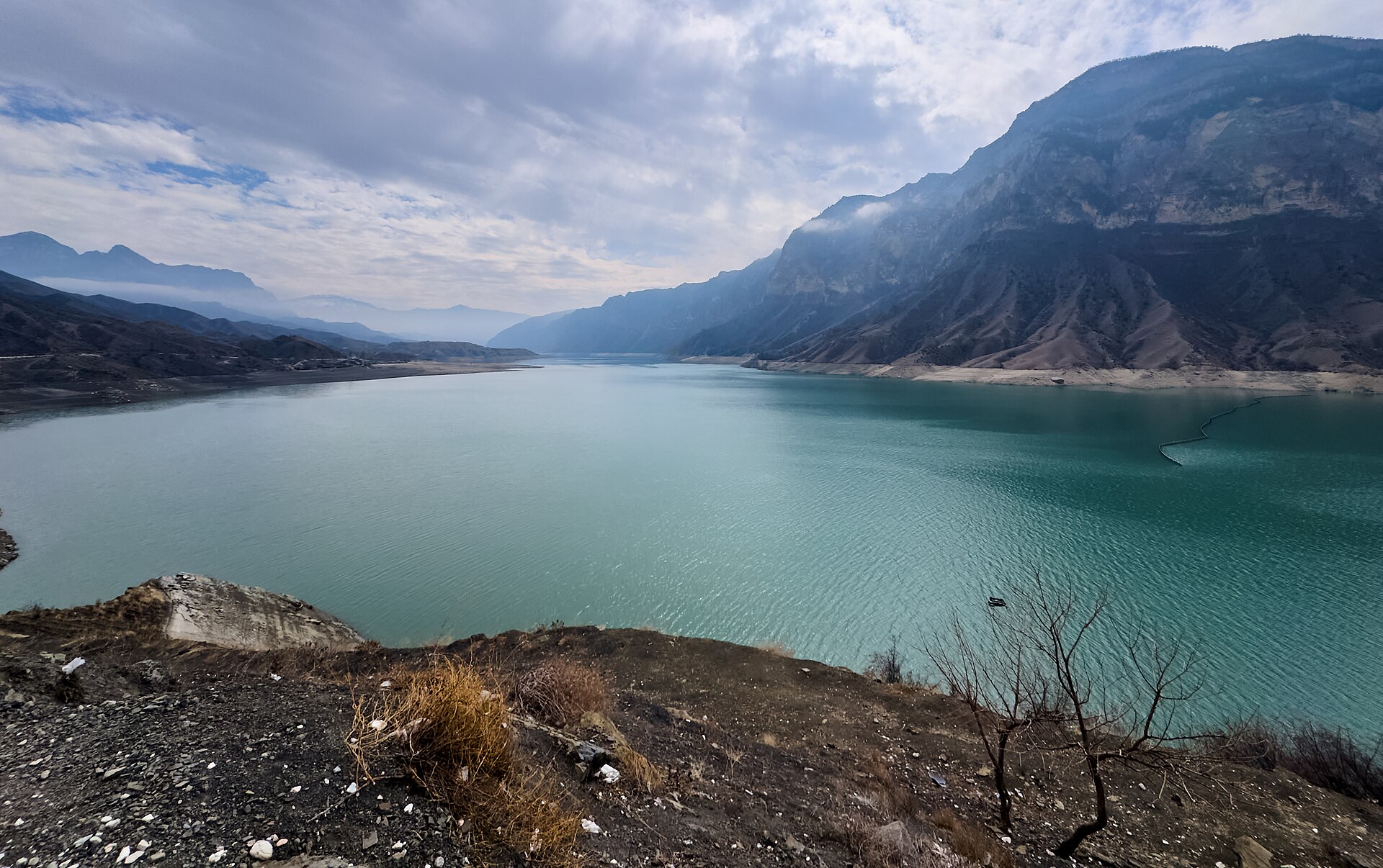 Ирганайское водохранилище с северного берега, март 2026 года