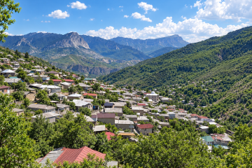 Село Гоцатль в горной котловине