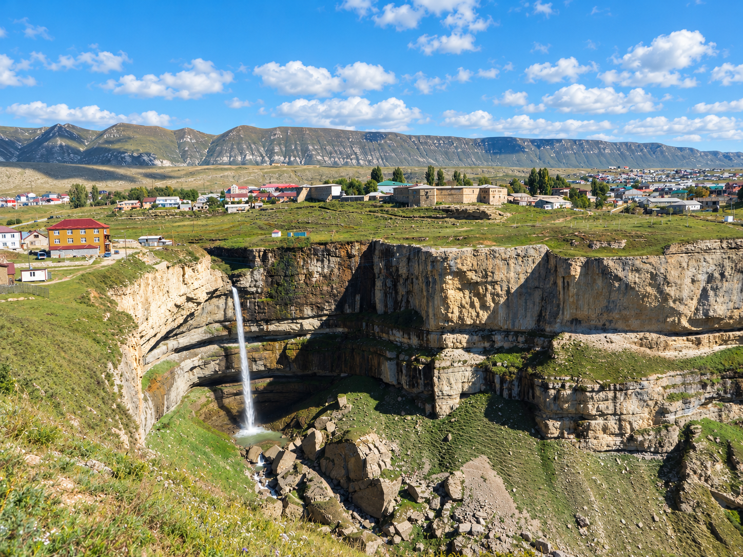 Панорама Тобота и каньона Цолотль у Хунзаха.